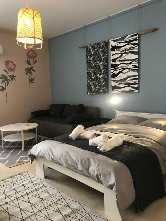 Kalamata City Center Studio Luaran gambar